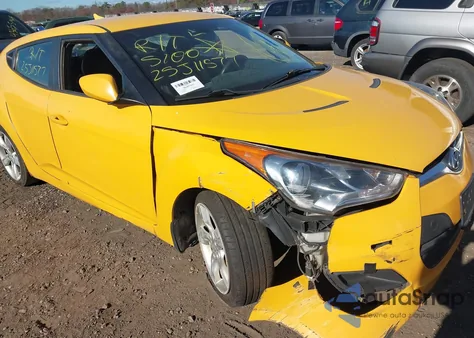 2012 Hyundai Veloster Base W/Black z USA, uszkodzony, nr VIN KMHTC6AD1CU046678